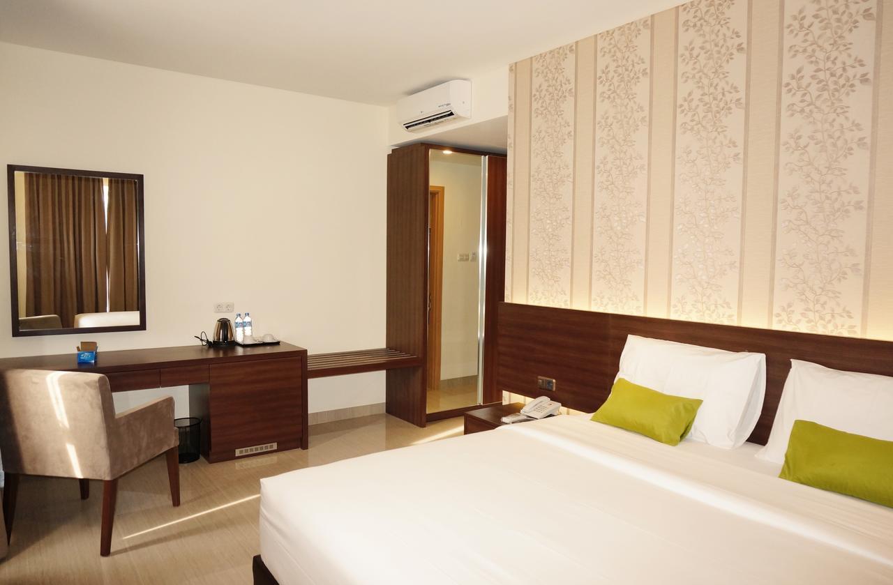 Green Eden Hotel Manado Exterior foto